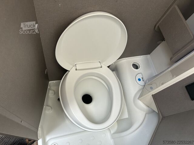 Puoliksi integroitu matkailuauto Etrusco T6.9SB | Fiat Ducato 2.2 Mjet 140 PS | Automatik