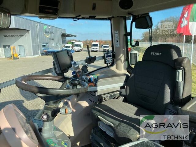Tractor Fendt 828 VARIO S4