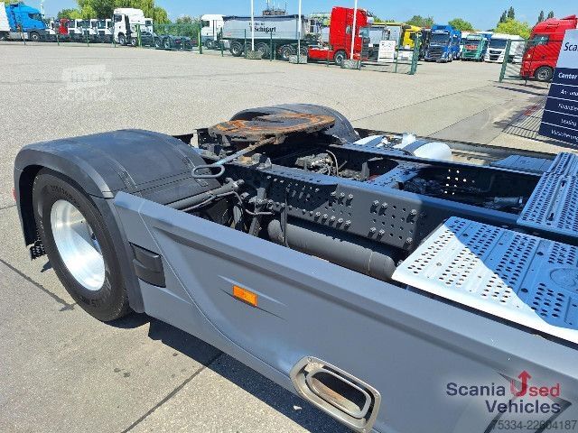 Стандартен влекач Mercedes-Benz 1843 LS