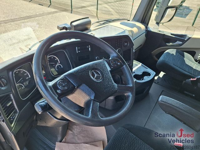 Стандартен влекач Mercedes-Benz 1843 LS