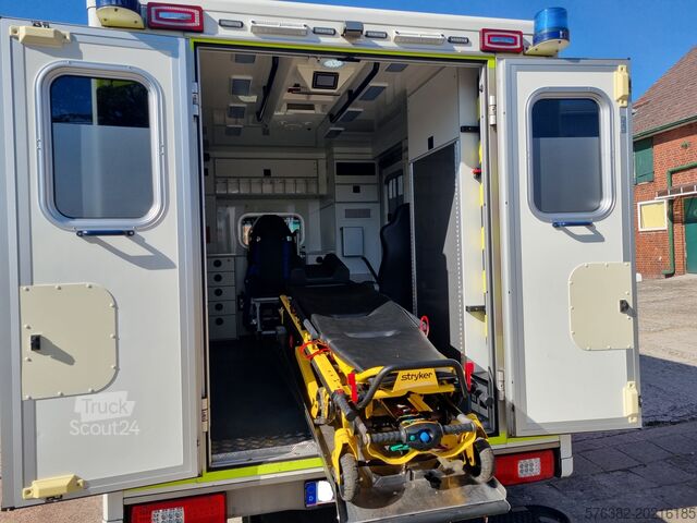 Ambulance Mercedes-Benz Sprinter Rettungswagen Krankenwagen