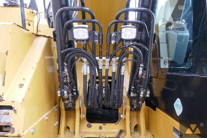 Excavadora sobre orugas Caterpillar 325F LCR