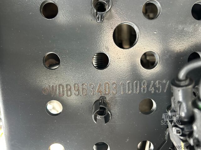 Standard-SZM Mercedes-Benz Actros 1842 LS StreamSpace / 699 dkm / Tacho V2...