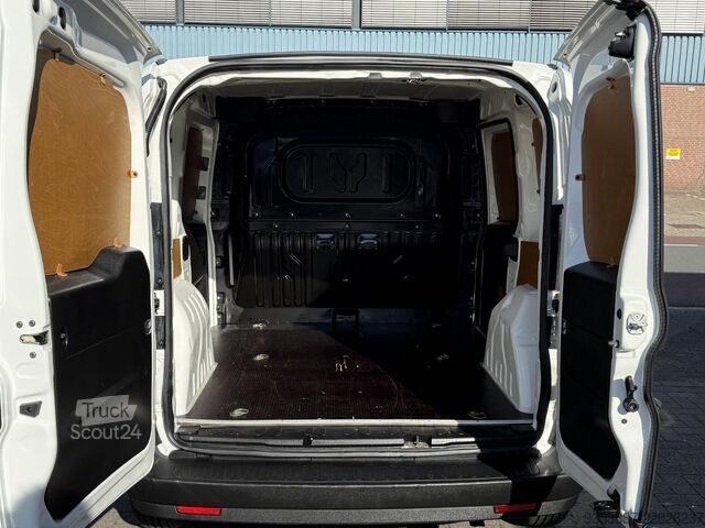 Magastetős kombi Fiat Doblò Cargo 1.6 MJ L1H1 S Basis