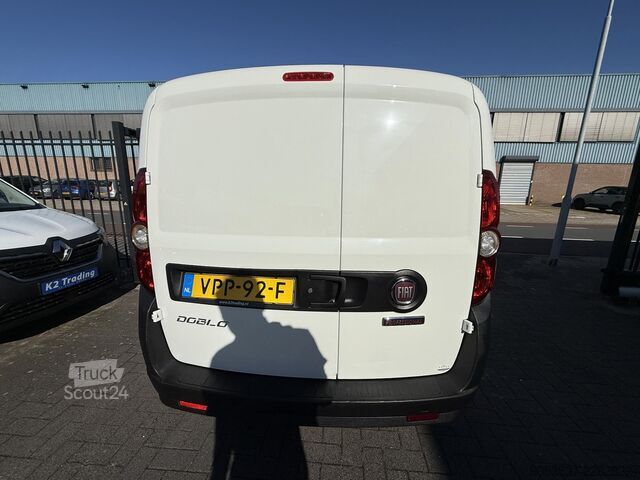 Break cu acoperiș înalt Fiat Doblò Cargo 1.6 MJ L1H1 S Basis