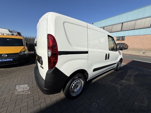 Break cu acoperiș înalt Fiat Doblò Cargo 1.6 MJ L1H1 S Basis