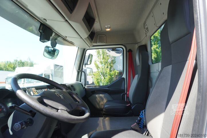 Plokščia platforma sunkvežimis su kranu Renault C280 DTI 8 / FASSI crane 5.6T / range 8m