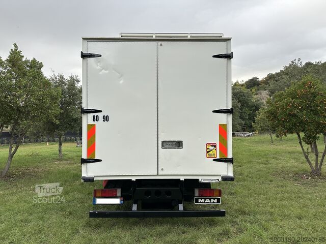 Autocarro per camper MAN LE 15.220