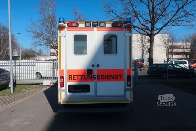 Brandweerwagen MERCEDES-BENZ Nr.129 Sprinter RTW 516CDI 1.Hand / Kamera