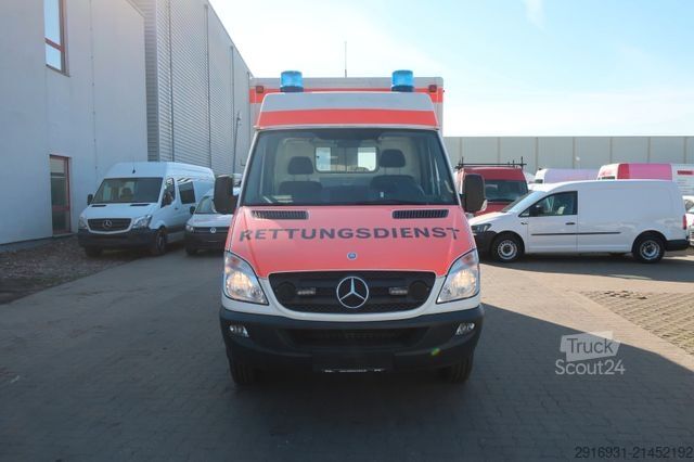 Brandweerwagen MERCEDES-BENZ Nr.129 Sprinter RTW 516CDI 1.Hand / Kamera