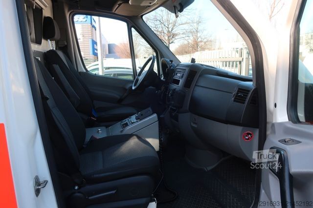 Brandweerwagen MERCEDES-BENZ Nr.129 Sprinter RTW 516CDI 1.Hand / Kamera