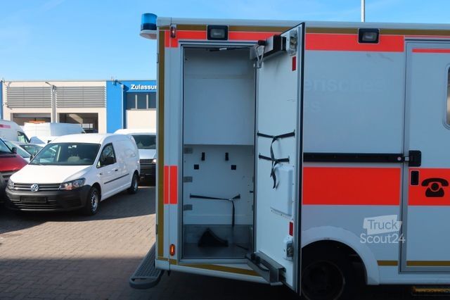 Brandweerwagen MERCEDES-BENZ Nr.129 Sprinter RTW 516CDI 1.Hand / Kamera