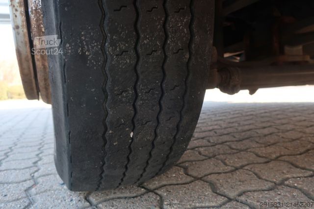 Vrachtwagen met bakwagen MERCEDES-BENZ Nr.1032 Atego 818 1.Hand / Ladeboardwand