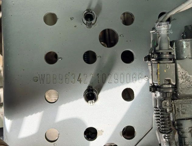 Tracteur routier standard MERCEDES-BENZ Actros 963-4-D