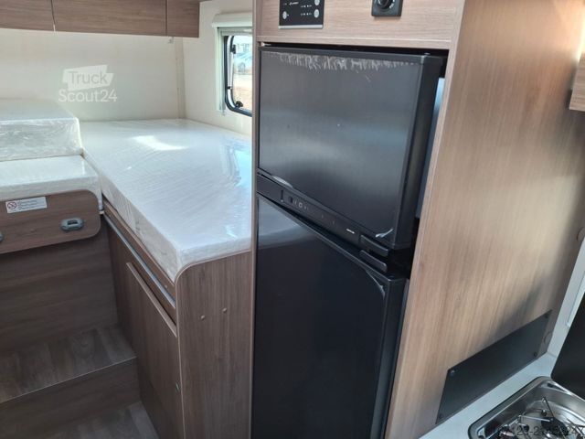 Half-integraal camper CARADO T 338s Markise / Radträger / Alufelgen