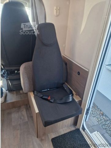 Semi-integrated camper CARADO T 338s Markise / Radträger / Alufelgen