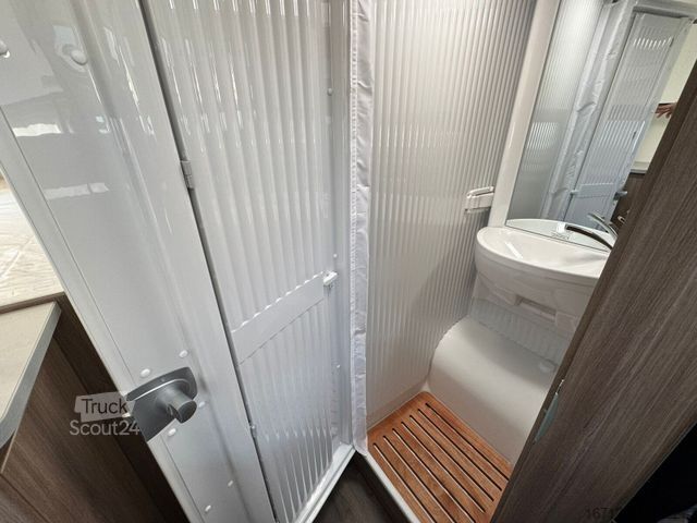 Half-integraal camper CARADO V V132 pro+ / Automatik / TV Paket / 6E Heizung