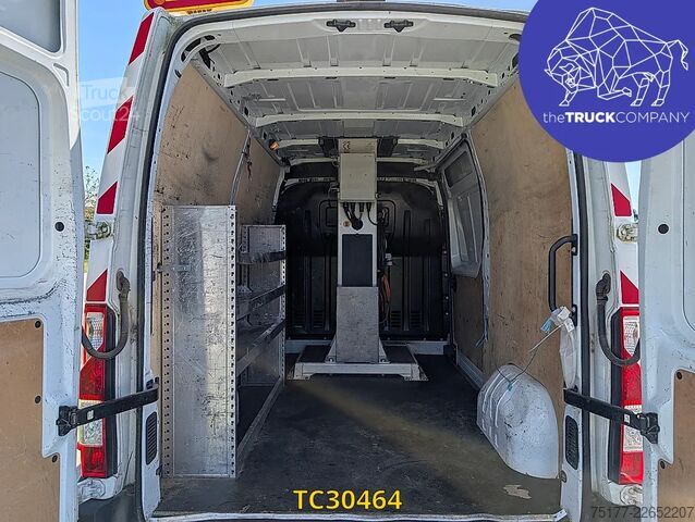 Zvedací plošina Renault Master 145.35 nacelle klubb