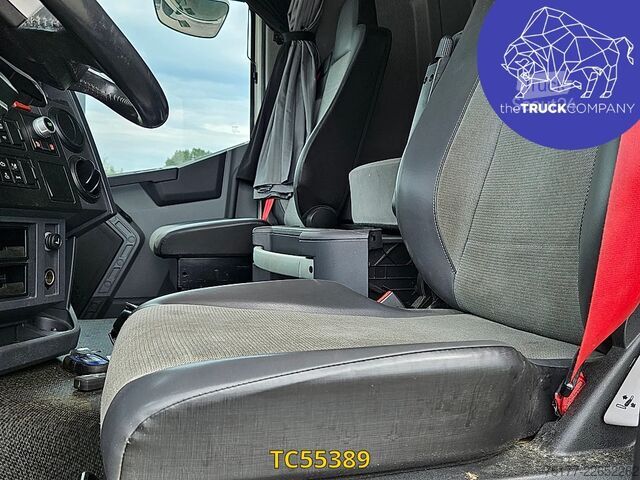 Autocisternă Renault T 440