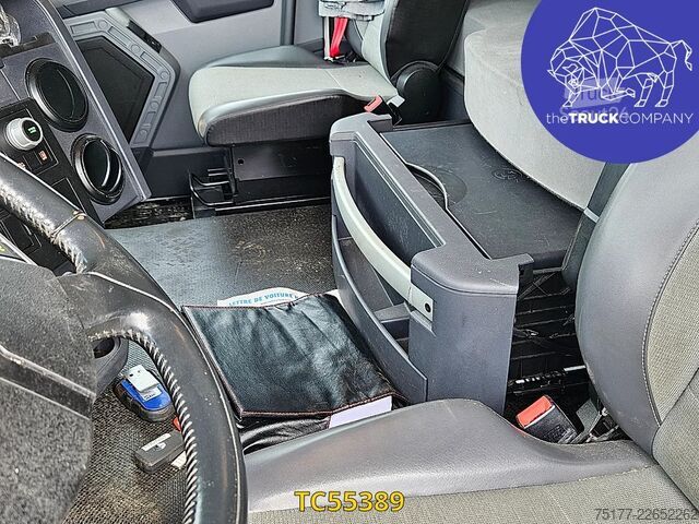 Autocisternă Renault T 440