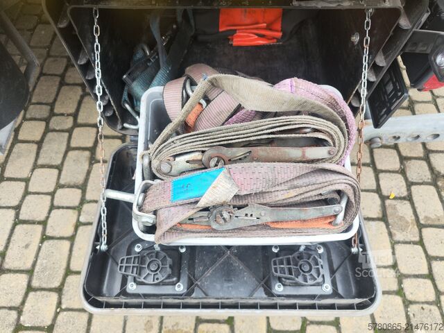 эвакуатор, транспортер для техники, подъёмная платформа Man Autotransporter