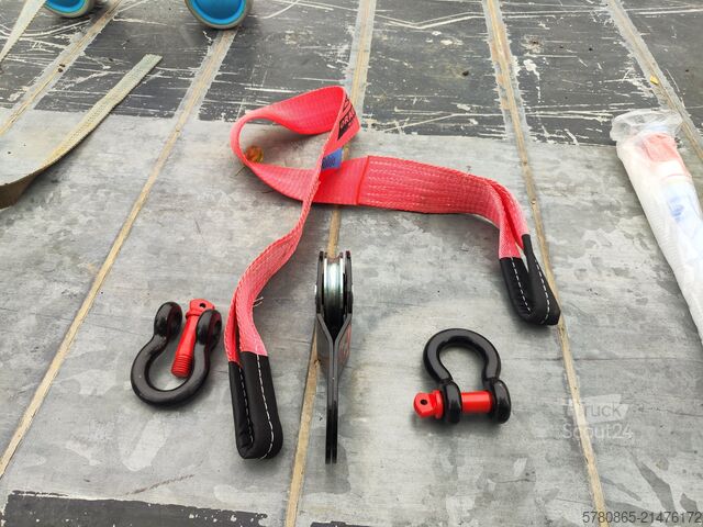 эвакуатор, транспортер для техники, подъёмная платформа Man Autotransporter