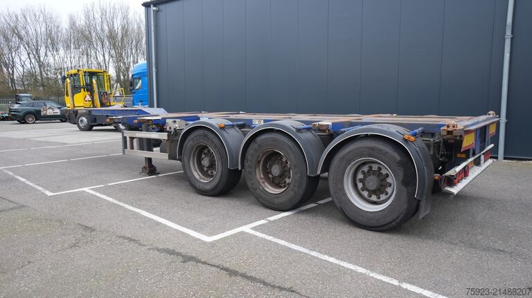 Transport de conteneurs D-tec FT-43-03-V Flexitrailer multi container chassis...
