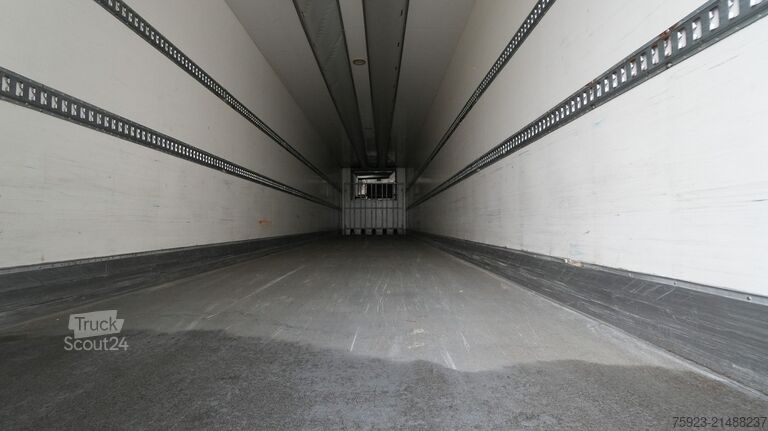 Refrigerated/frozen transport Chereau 3 Axle frigo trailer with THERMO KING SLX 300