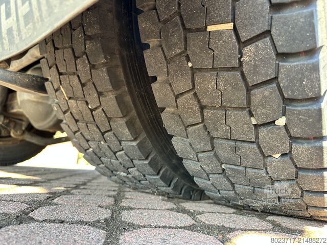 Samochód ciężarowy typu furgon MAN TGL 7.180