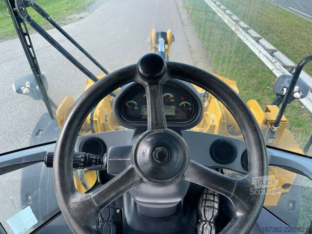 Carregadeira Caterpillar 926M