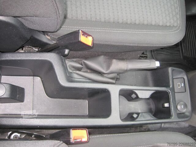 Uzun dingil mesafeli panelvan Ford Transit Connect 240 lang L2 Trend