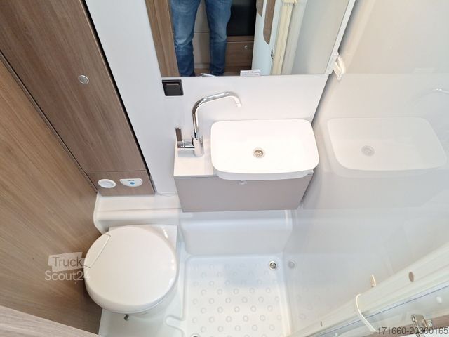 Half-integraal camper CARADO T 328 Hubbett