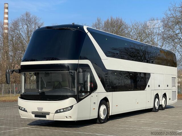 διώροφο λεωφορείο Neoplan SKYLINER L