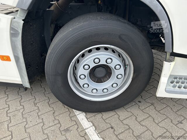 Standaard-SZM Volvo FH 420 Globetrotter / 861 dkm / Night AC / VEB+...