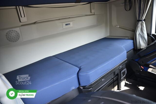 Standardni vlačilec VOLVO FH 500 XL Retarder i-ParkCool ACC