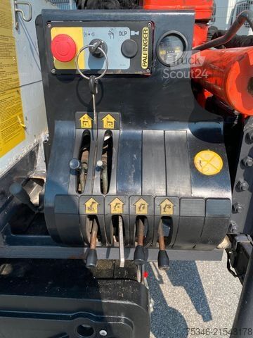 Furgone con gru montata su autocarro MITSUBISHI Canter/Prit./Kran Palfinger 13 m/Funk/NL 2,6 to