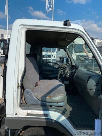Furgone con gru montata su autocarro MITSUBISHI Canter/Prit./Kran Palfinger 13 m/Funk/NL 2,6 to