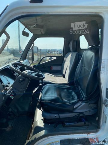 Furgone con gru montata su autocarro MITSUBISHI Canter/Prit./Kran Palfinger 13 m/Funk/NL 2,6 to