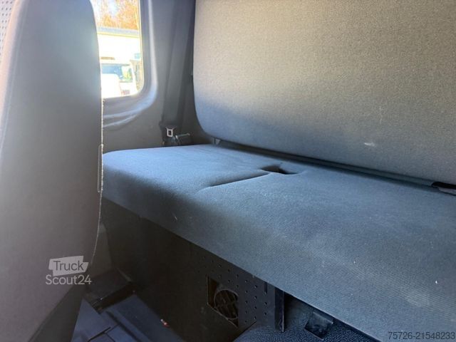 Nákladné vozidlo s výmennou nadstavbou MERCEDES-BENZ 1833 Axor, 7 Sitzplätze, 1. Hand, erst 228 Tkm