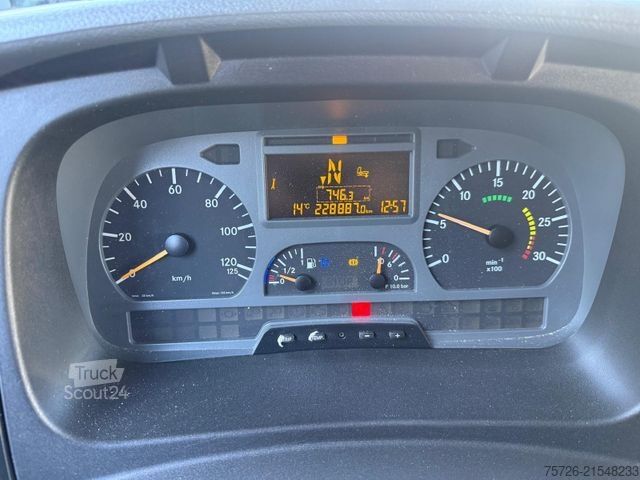 Nákladné vozidlo s výmennou nadstavbou MERCEDES-BENZ 1833 Axor, 7 Sitzplätze, 1. Hand, erst 228 Tkm