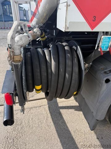 Autocisterna MAN TGS 18.440 4x2 BL Tank L&F 13.250 L UN1202 AHK