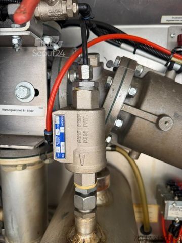 Autocisterna MAN TGS 18.440 4x2 BL Tank L&F 13.250 L UN1202 AHK