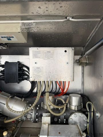 Autocisterna MAN TGS 18.440 4x2 BL Tank L&F 13.250 L UN1202 AHK