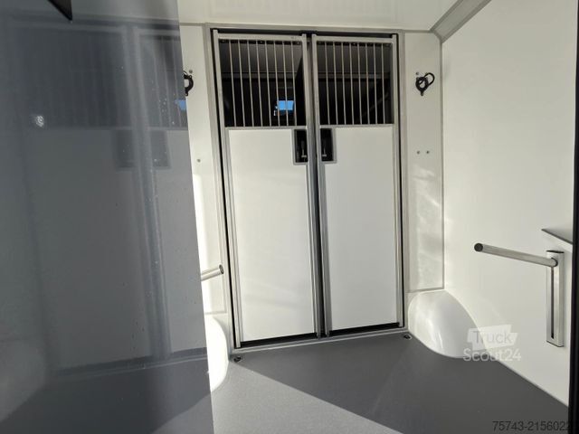 Przyczepa do przewozu bydła RENAULT Master STX  Haras AUTOM. NEW MODEL 2025