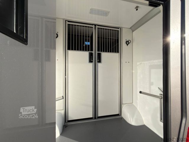 Przyczepa do przewozu bydła RENAULT Master STX  Haras AUTOM. NEW MODEL 2025