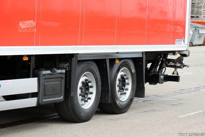 Semirimorchio frigorifero SCHMITZ CARGOBULL SKO 18 /CITY/LBW 2000 kg /CARRIER HE 19/LENKACHS
