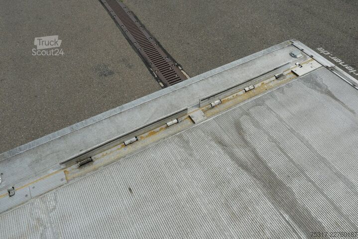 Semirimorchio frigorifero SCHMITZ CARGOBULL SKO 18 /CITY/LBW 2000 kg /CARRIER HE 19/LENKACHS