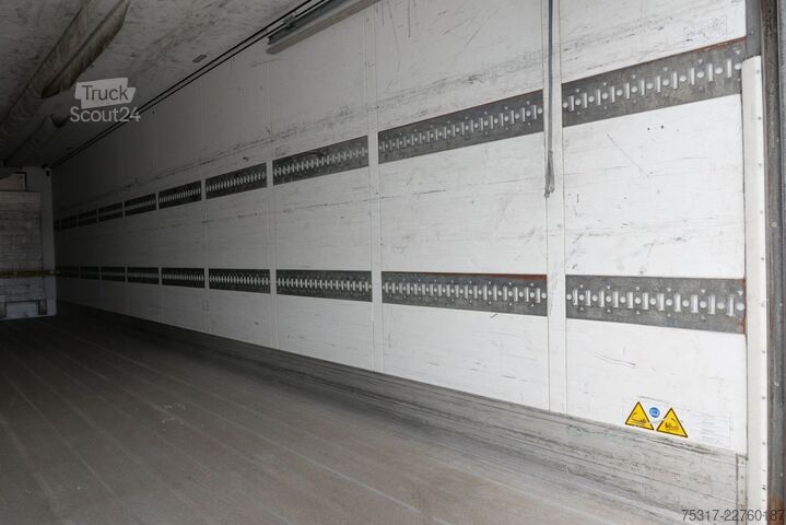 Semirimorchio frigorifero SCHMITZ CARGOBULL SKO 18 /CITY/LBW 2000 kg /CARRIER HE 19/LENKACHS