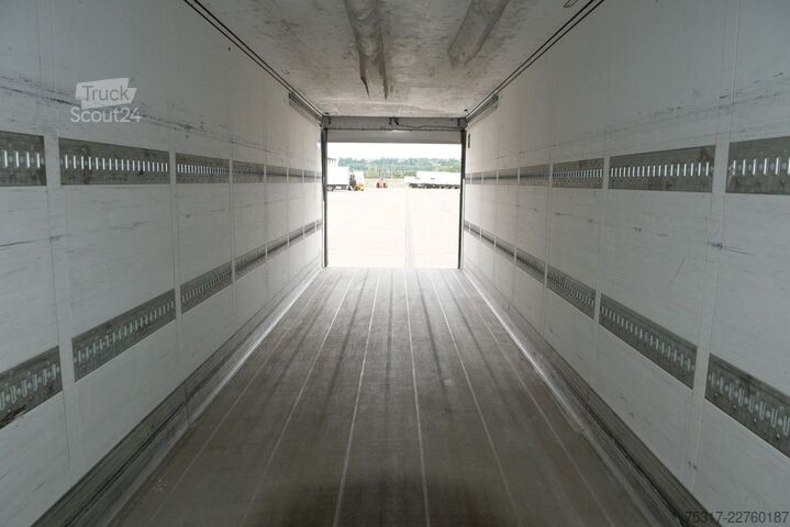 Semirimorchio frigorifero SCHMITZ CARGOBULL SKO 18 /CITY/LBW 2000 kg /CARRIER HE 19/LENKACHS