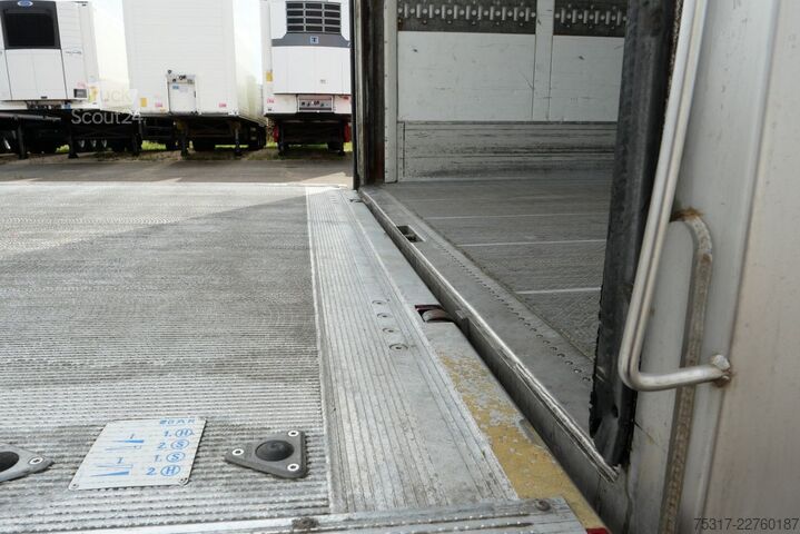 Semirimorchio frigorifero SCHMITZ CARGOBULL SKO 18 /CITY/LBW 2000 kg /CARRIER HE 19/LENKACHS